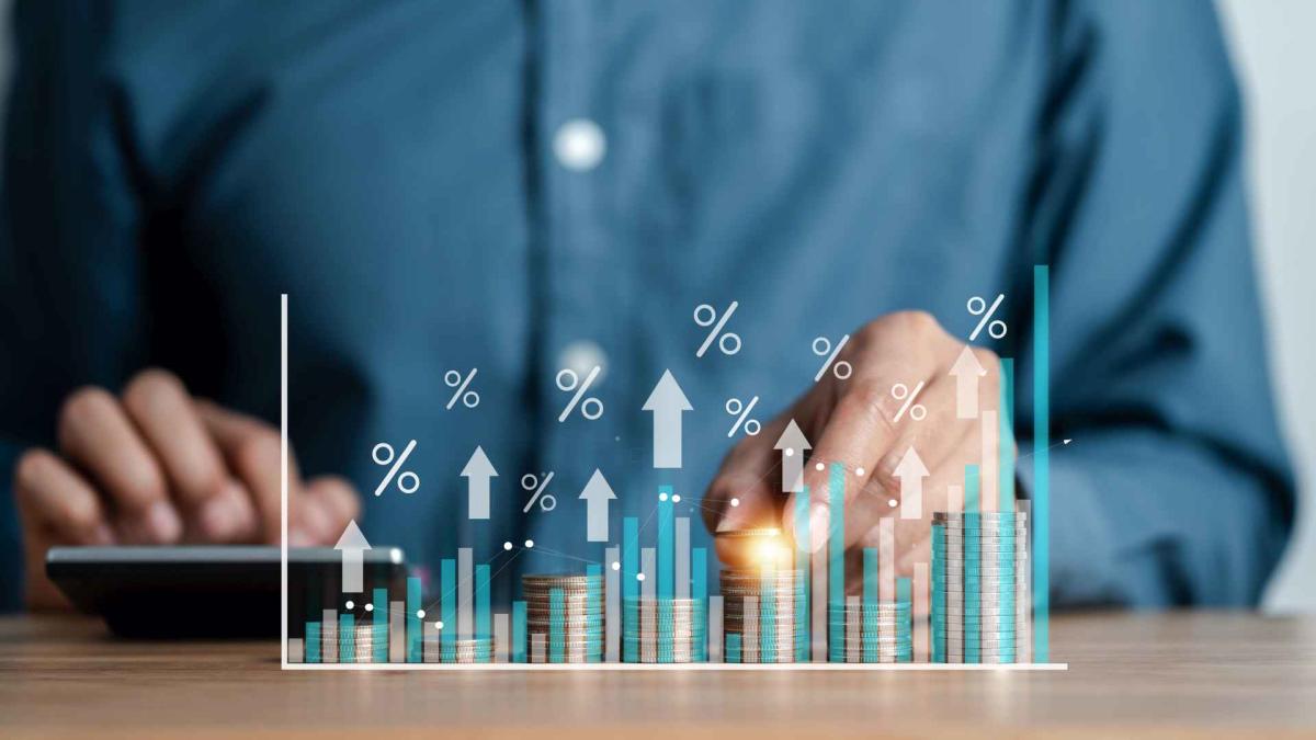 Understanding the Power of Compound Interest for Long-Term Wealth