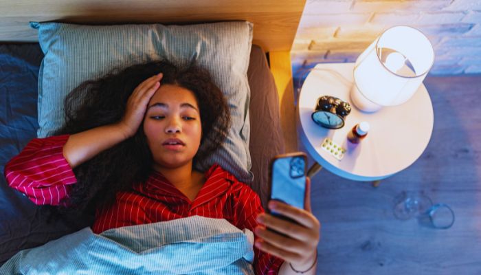 girl looking at the phone